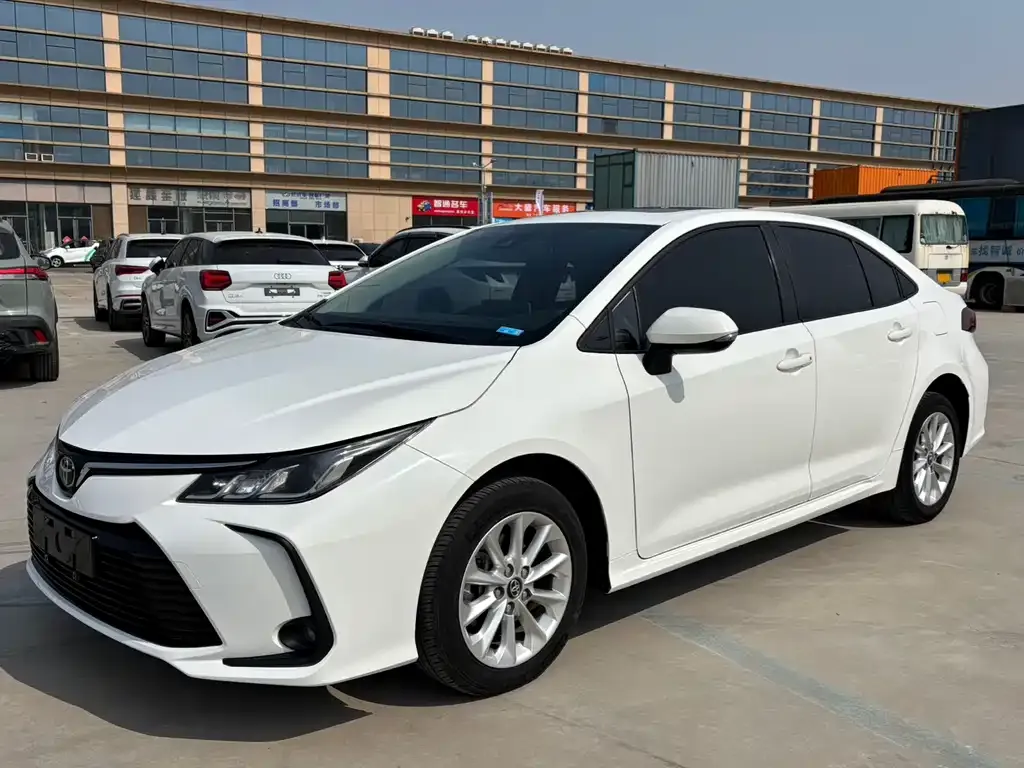 Toyota Corolla 2022 из CN, фото 1