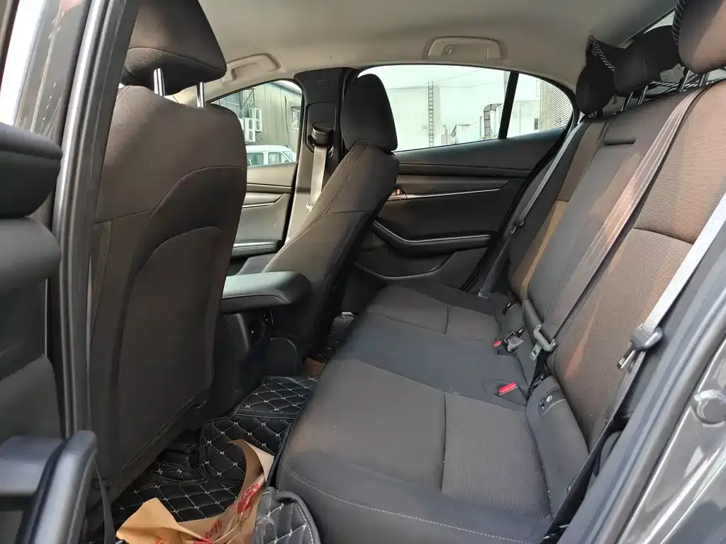 Mazda 3 Axela 2022 из CN, фото 2