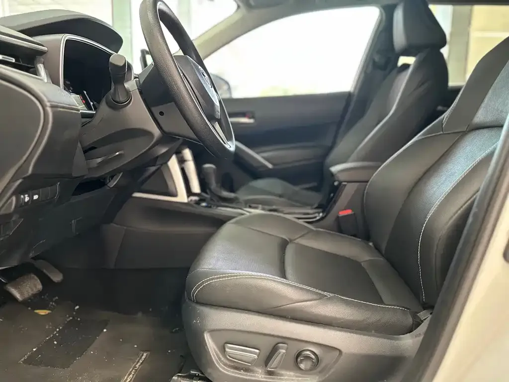 Toyota Frontlander 2023 из CN, фото 8