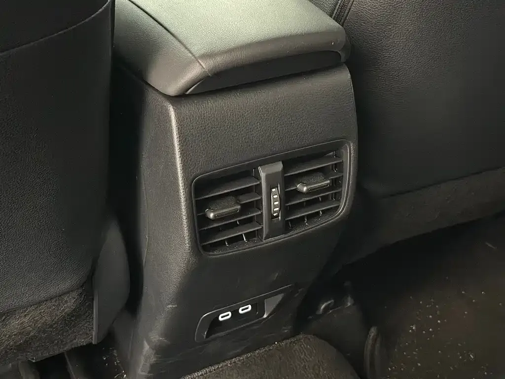 Toyota Frontlander 2023 из CN, фото 6