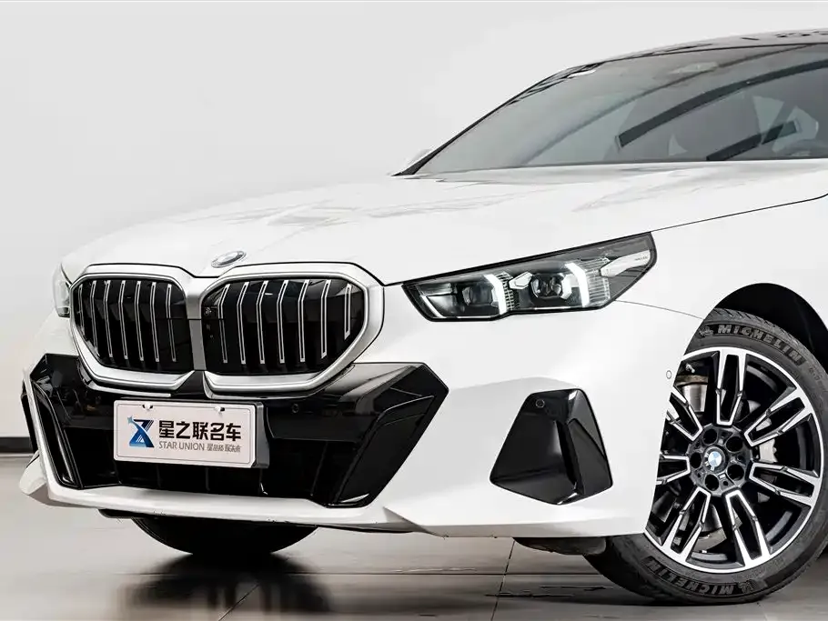 BMW 5 Series — фото 4