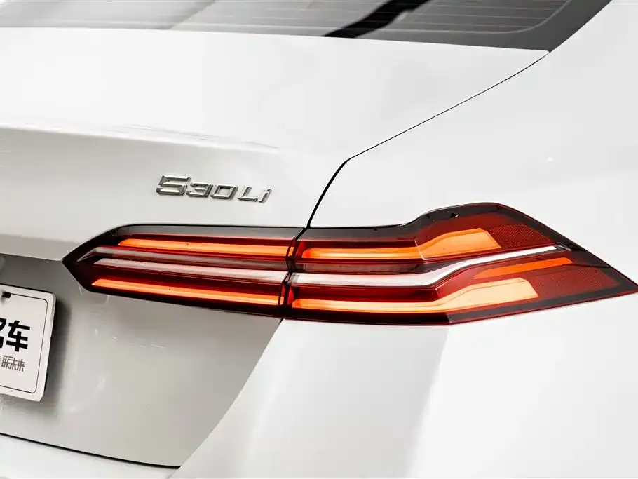 BMW 5 Series — фото 3