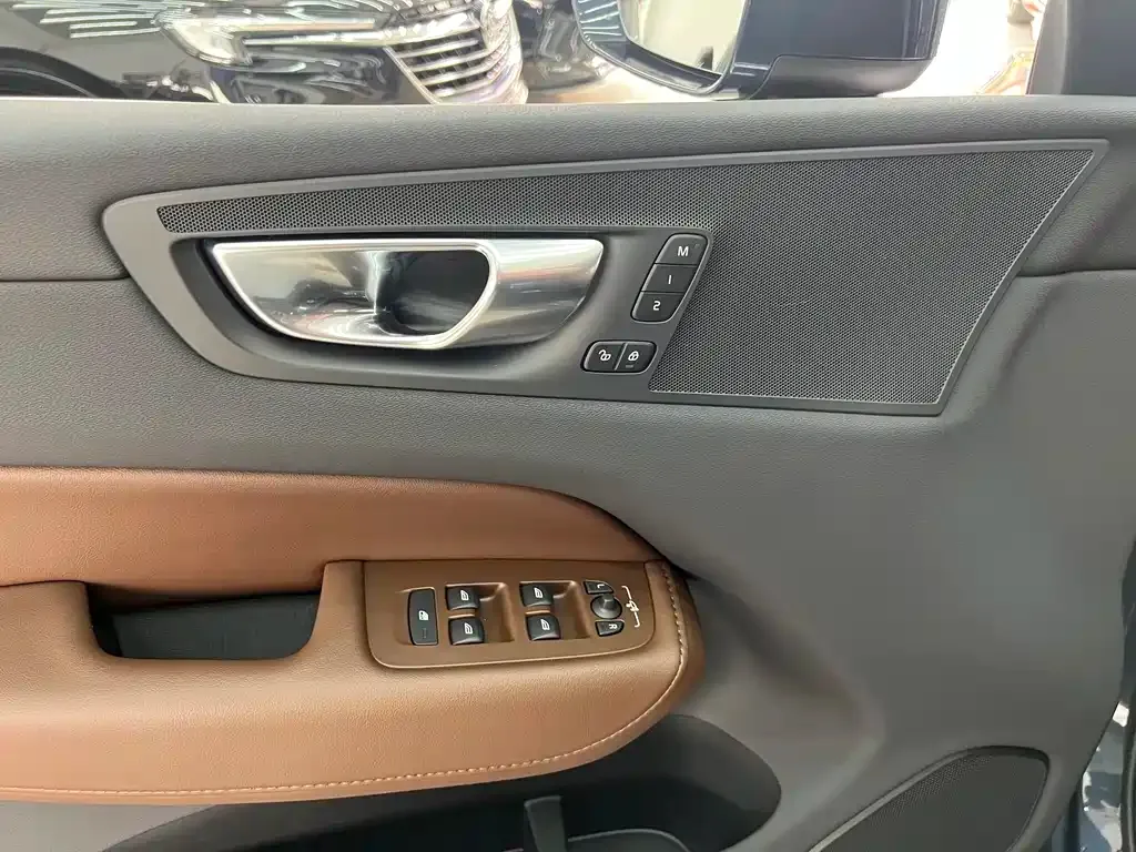 Volvo XC60 2025 из CN, фото 6