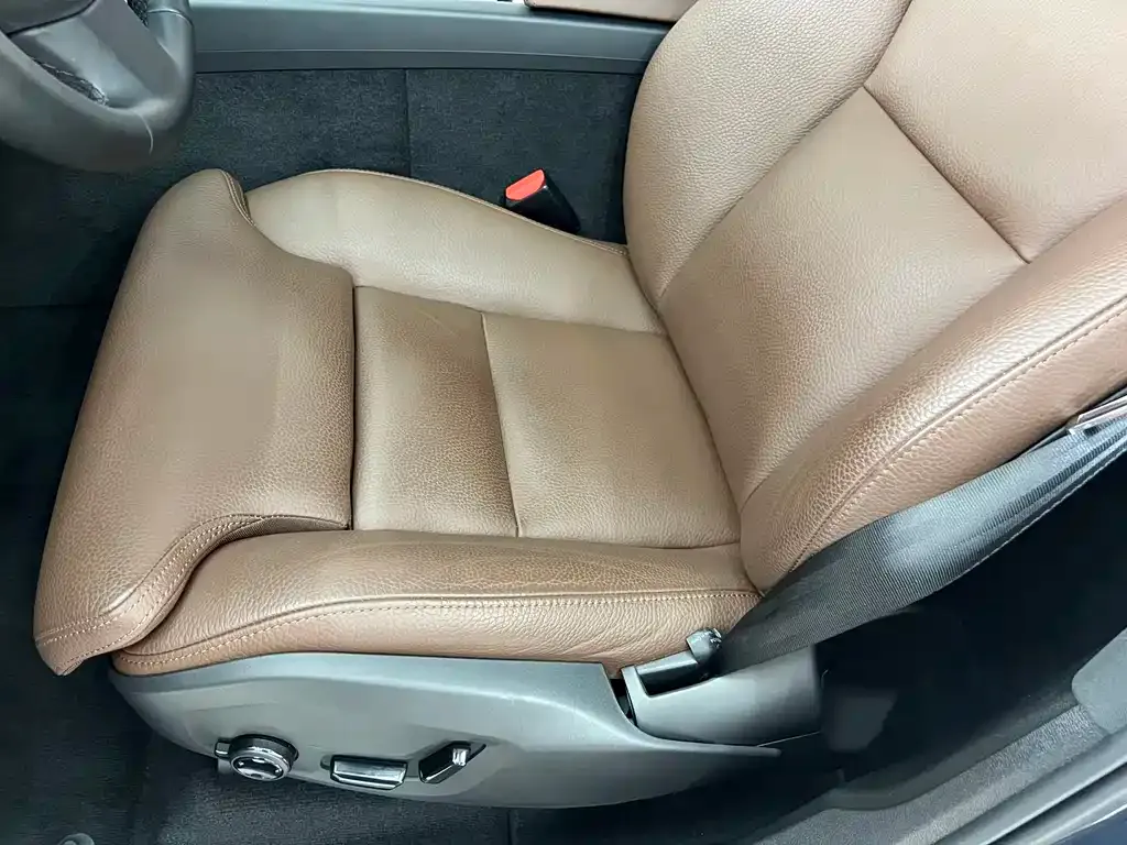 Volvo XC60 2025 из CN, фото 7