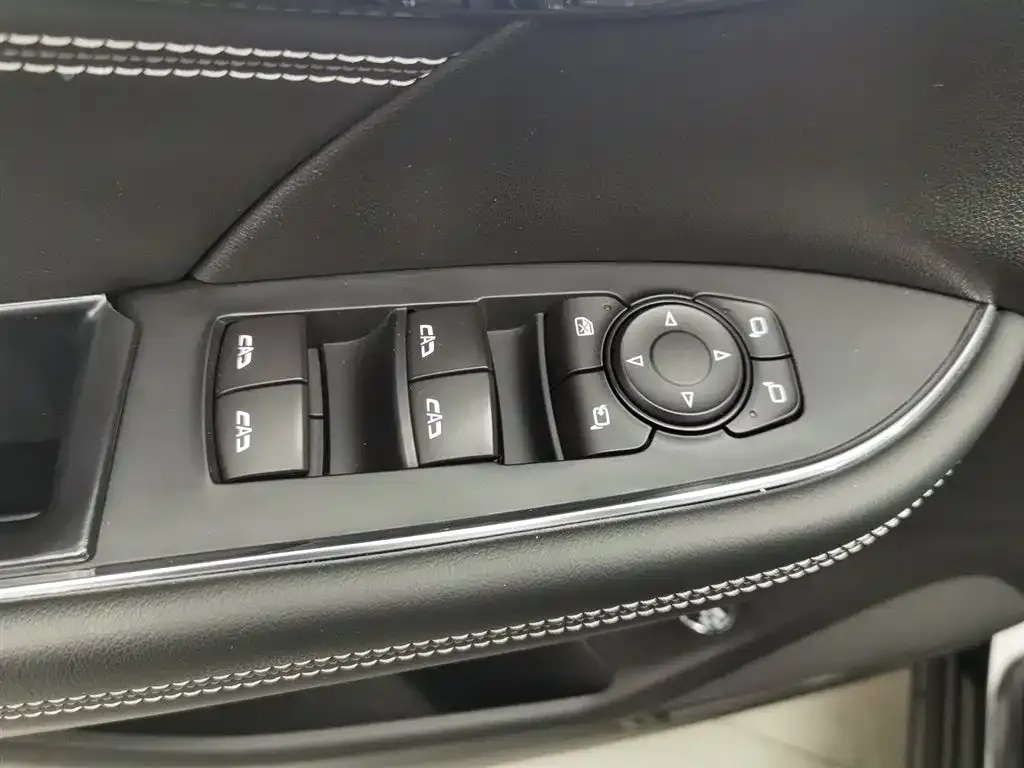 Buick Envision Plus — фото 7