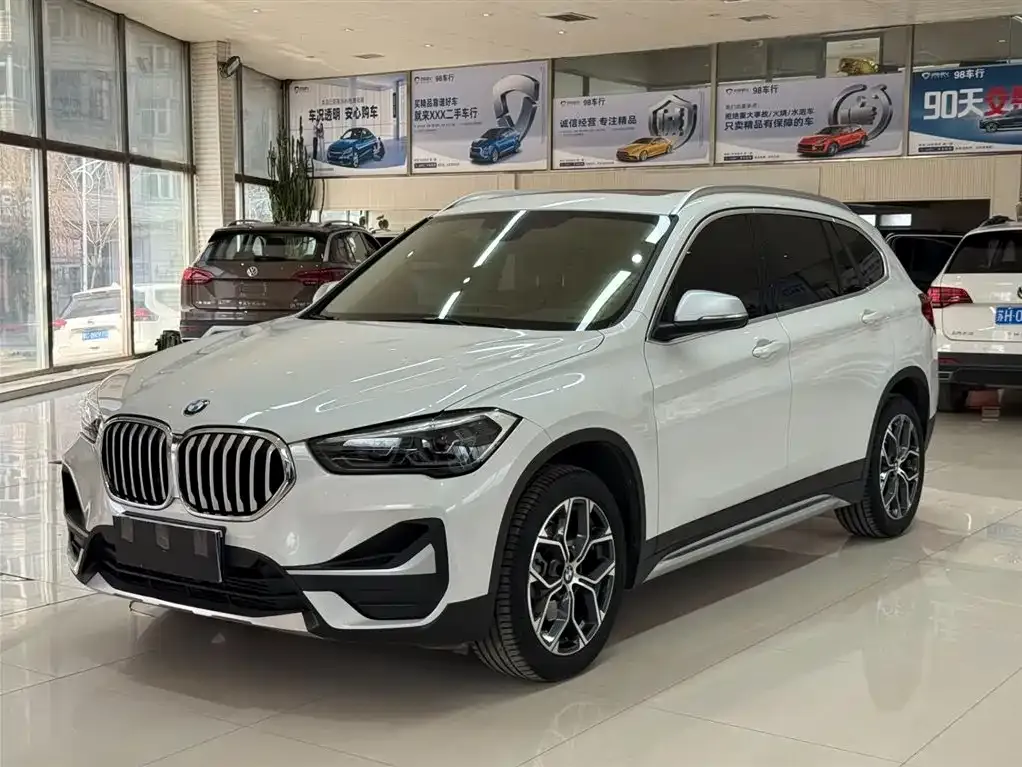 BMW X1 — фото 1