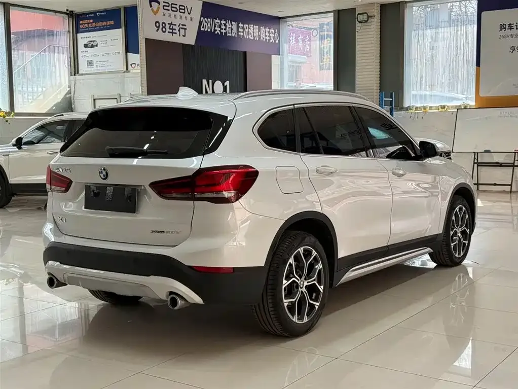 BMW X1 — фото 9