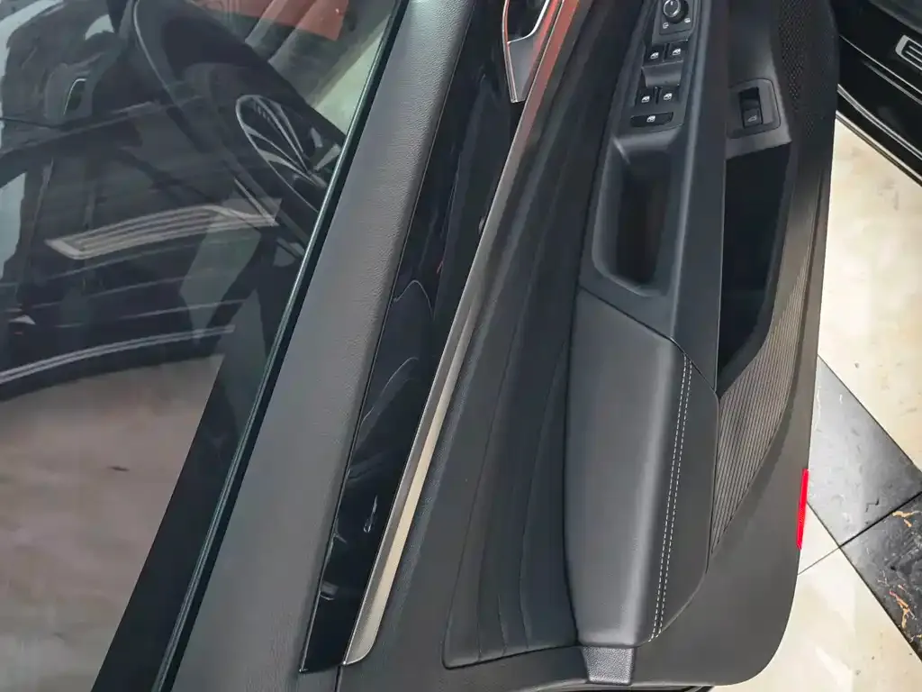 Volkswagen Passat 2024 из CN, фото 2