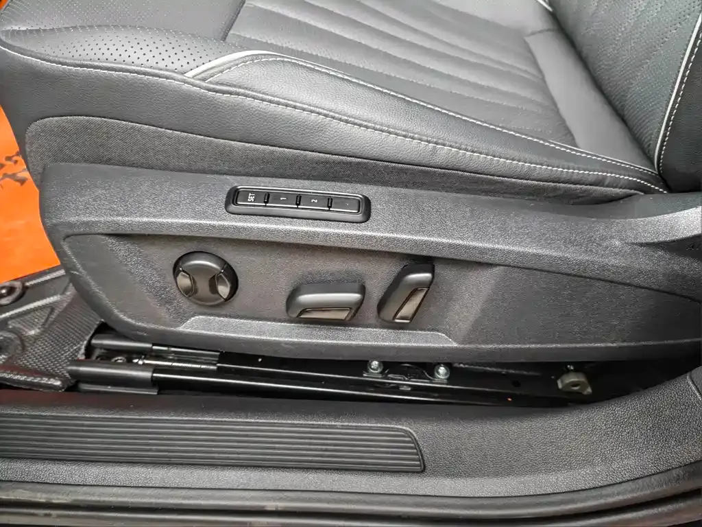 Volkswagen Passat 2024 из CN, фото 10