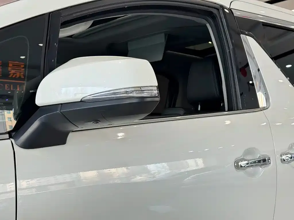 Toyota Vellfire 2021 из CN, фото 2
