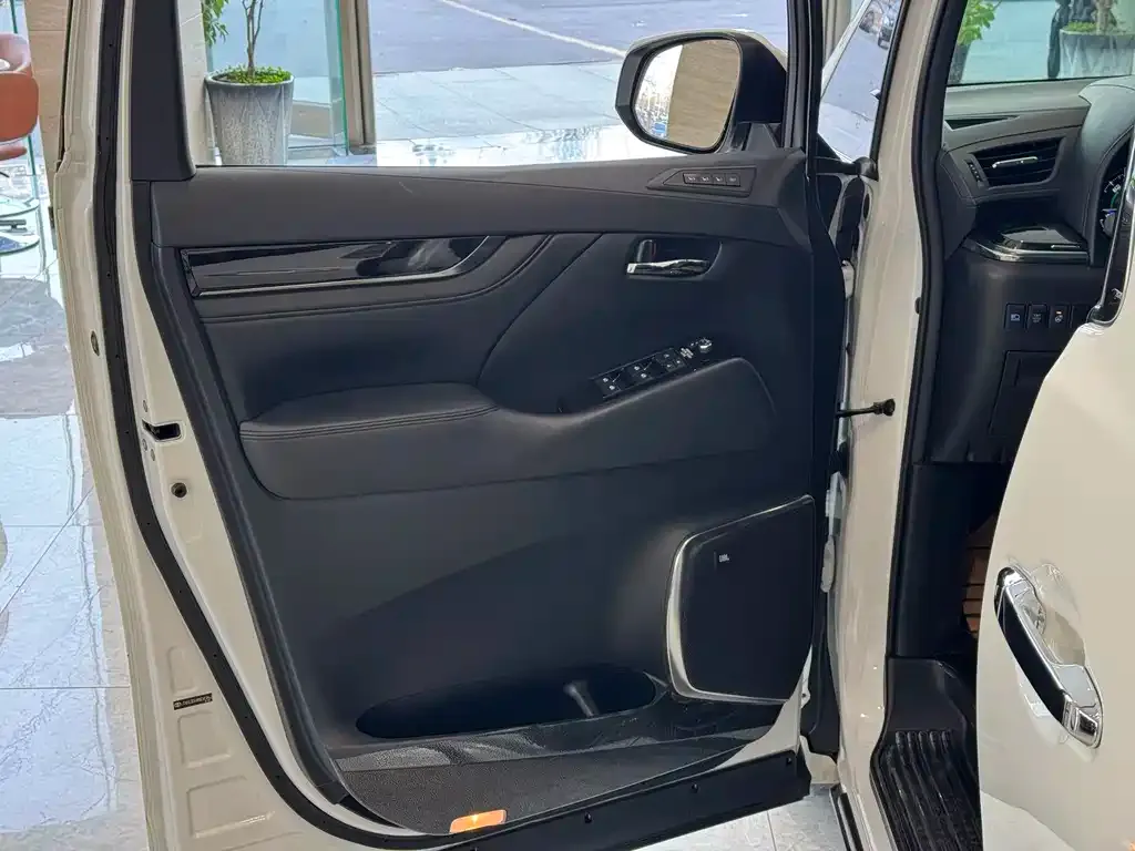 Toyota Vellfire 2021 из CN, фото 9