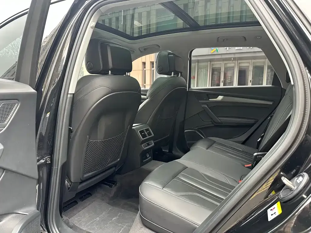 Audi Q5L 2023 из CN, фото 2