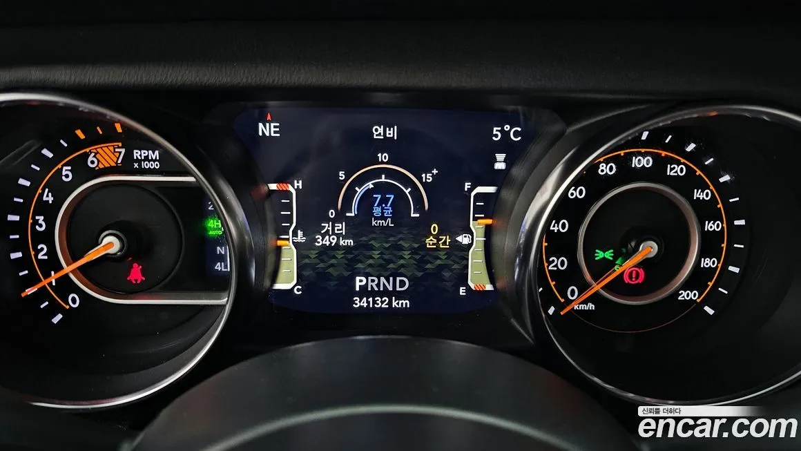 Jeep Wrangler 2022 из KR, фото 3