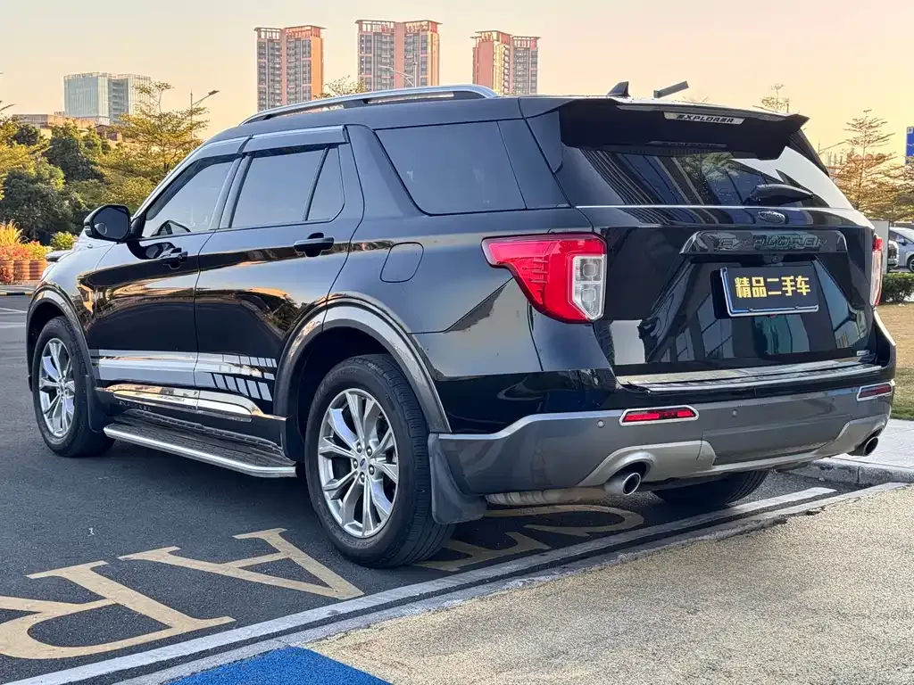 Ford Explorer 2022 из CN, фото 6
