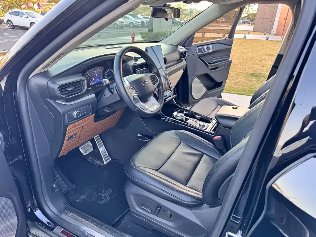 Ford Explorer 2022 из CN, фото 5