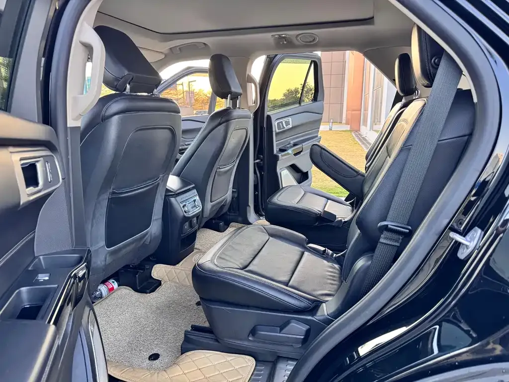 Ford Explorer 2022 из CN, фото 3