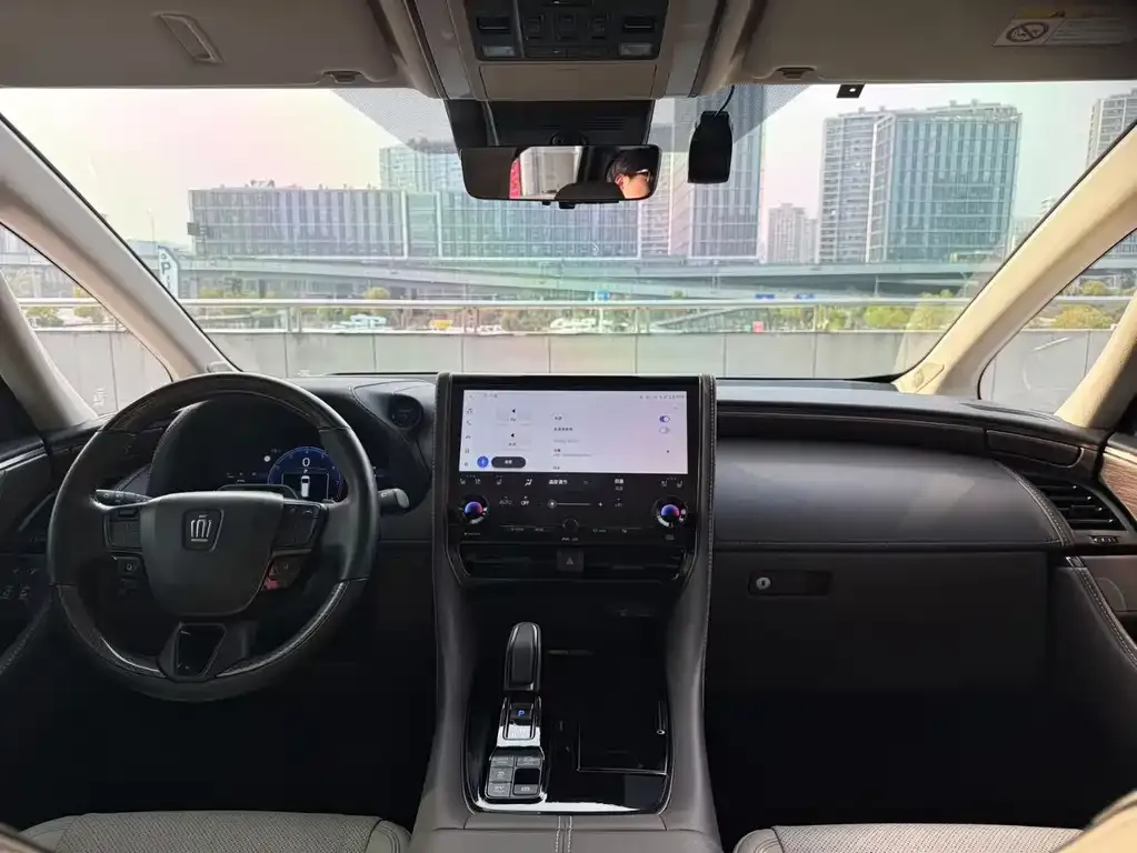 Toyota Vellfire — фото 6
