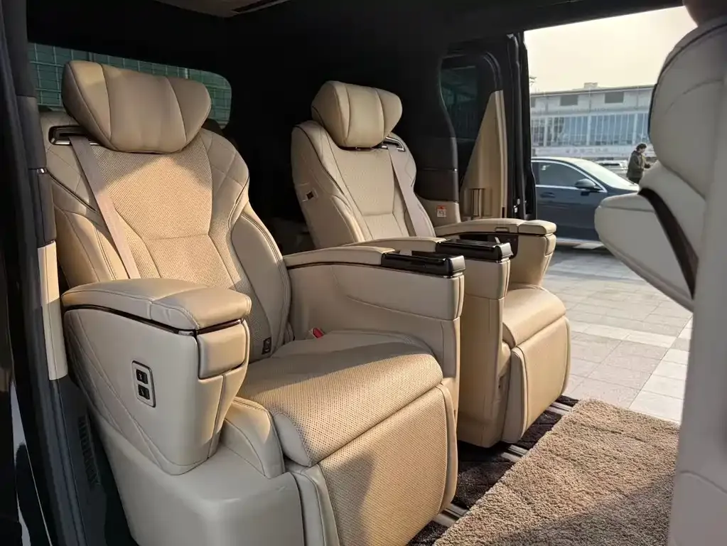 Toyota Vellfire — фото 8