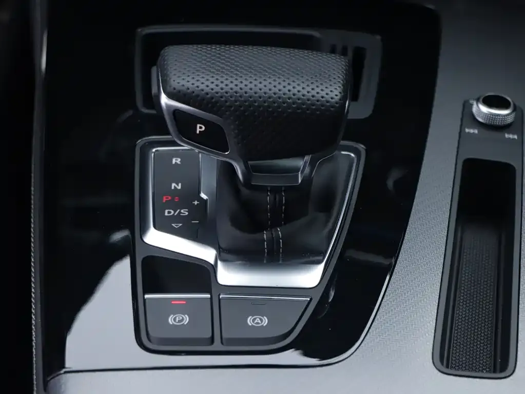 Audi Q5L 2024 из CN, фото 10