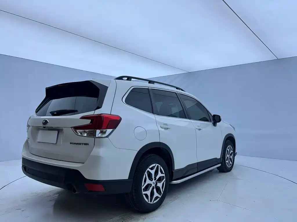 Subaru Forester — фото 5
