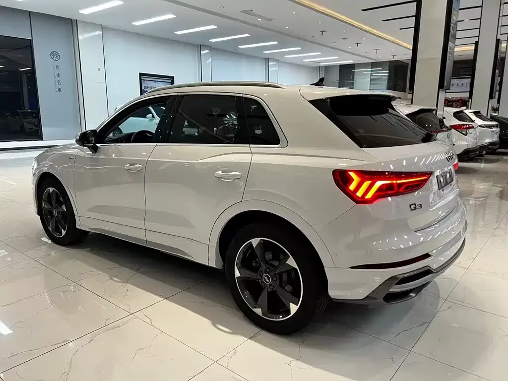 Audi Q3 — фото 5