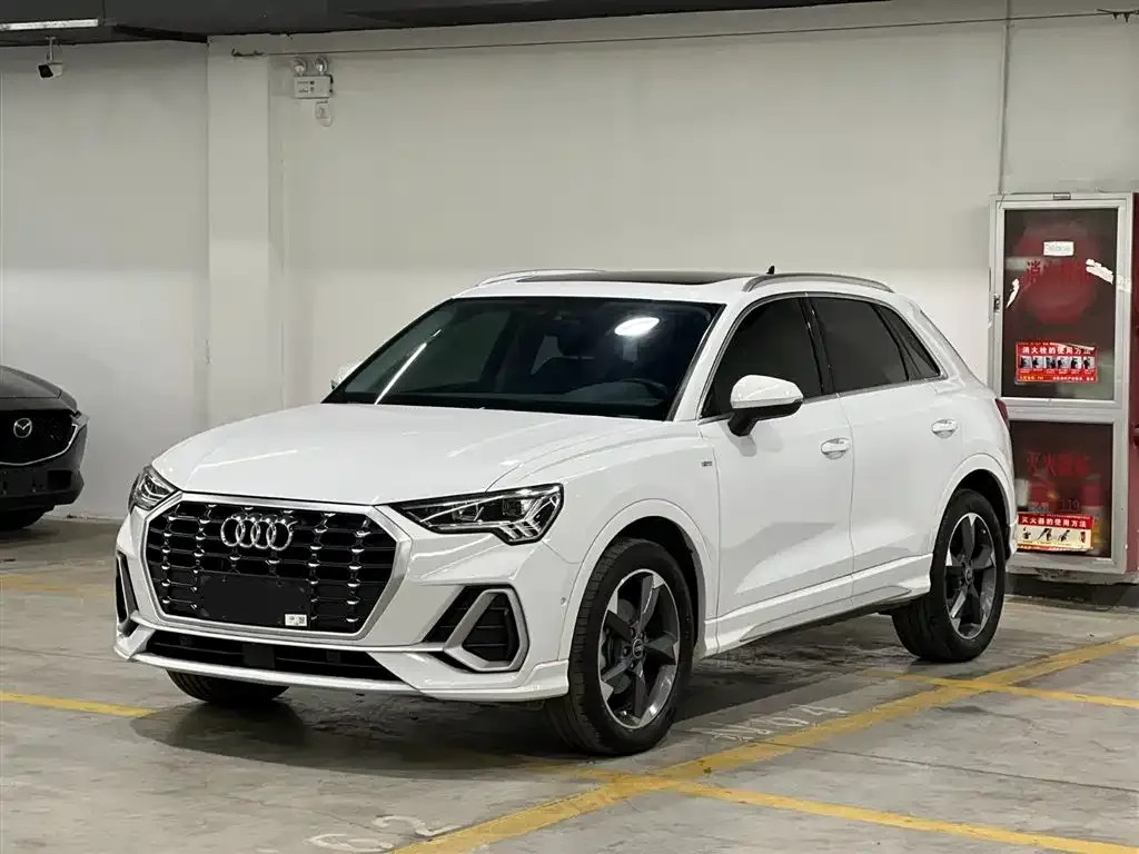 Audi Q3 — фото 1