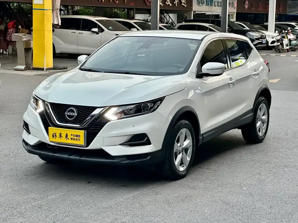 Nissan Qashqai — фото 1