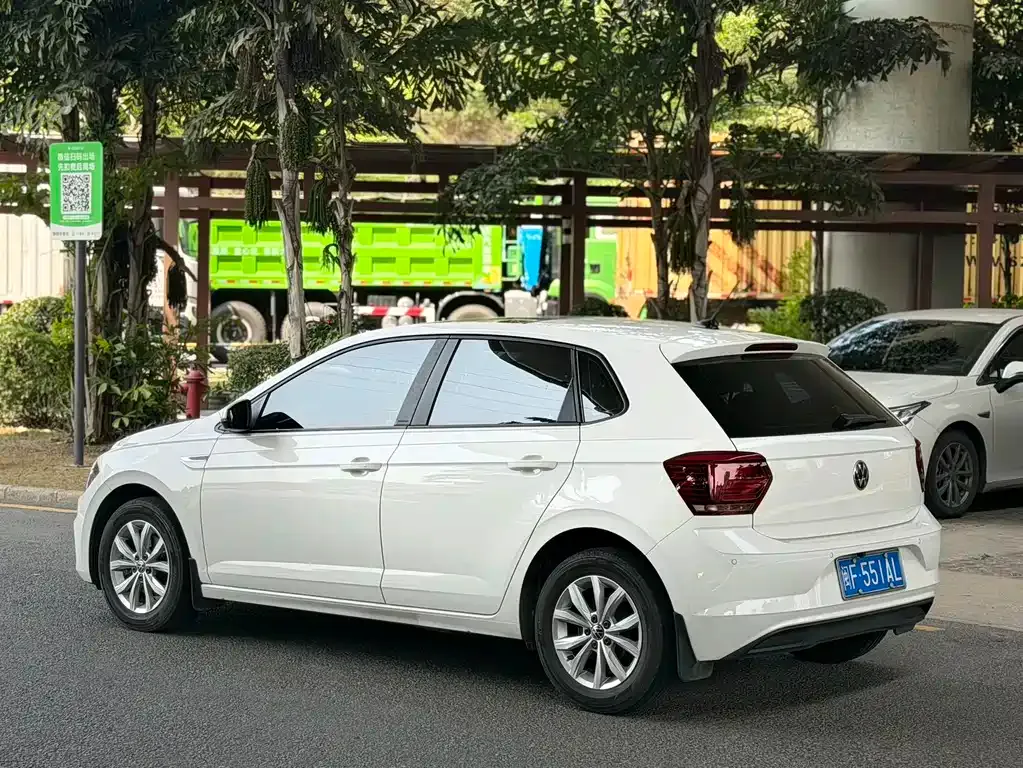 Volkswagen Polo — фото 9