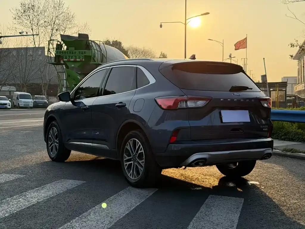 Ford Escape 2021 из CN, фото 2