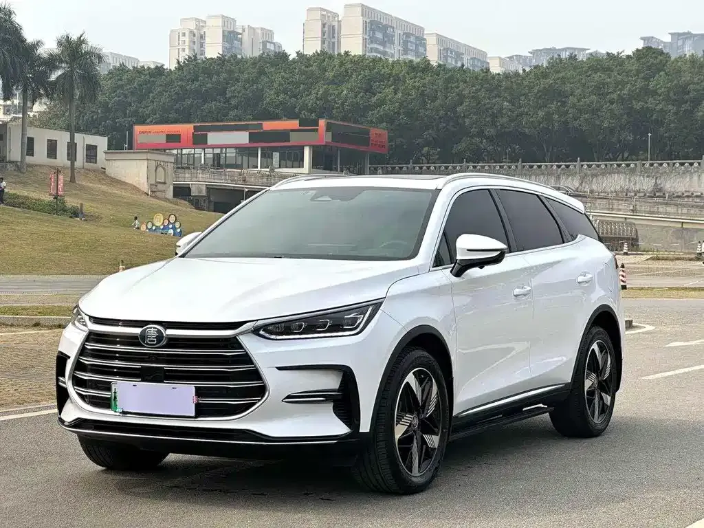 BYD Tang New Energy — фото 1