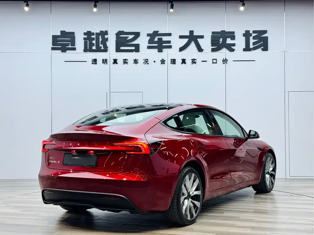 Tesla Model 3 — фото 10