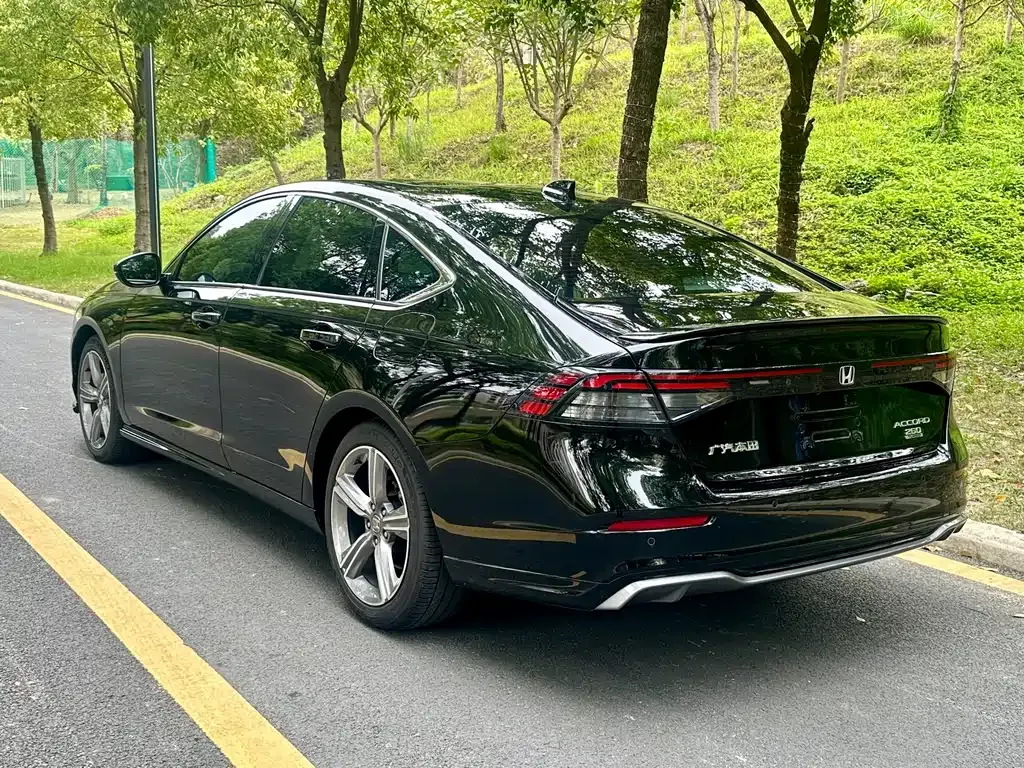 Honda Accord — фото 3