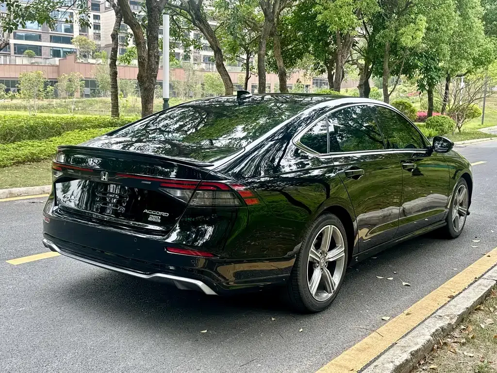 Honda Accord — фото 4