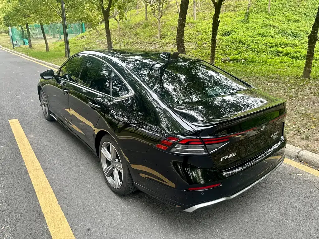 Honda Accord — фото 9