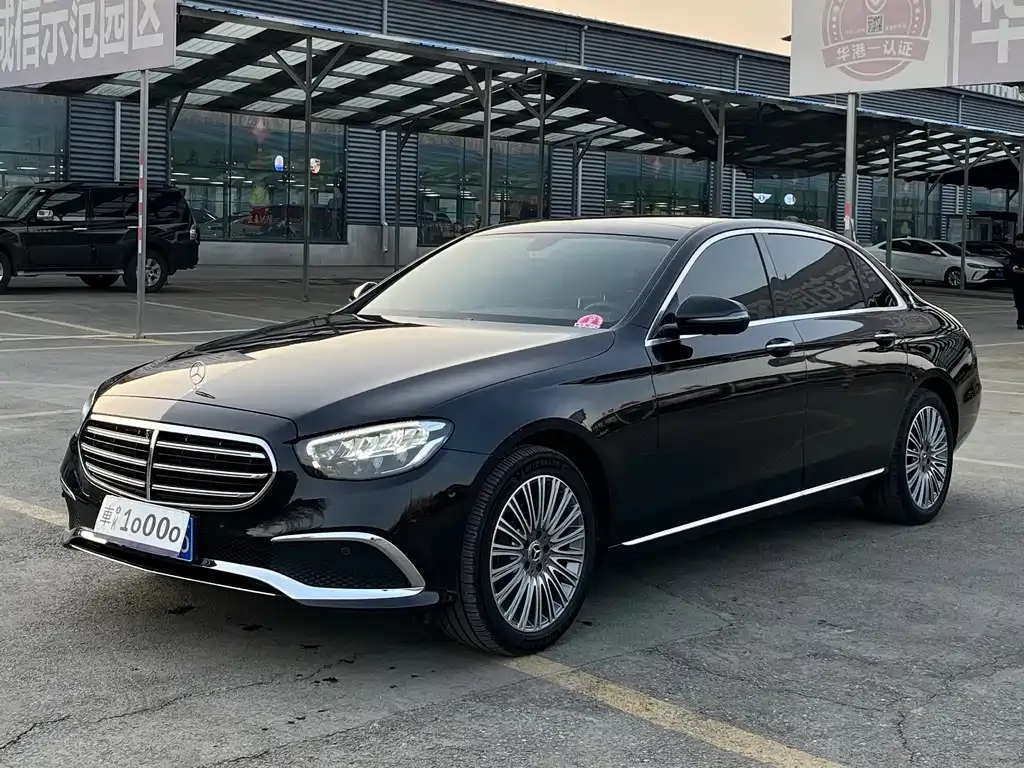 Mercedes-Benz E-Class — фото 1