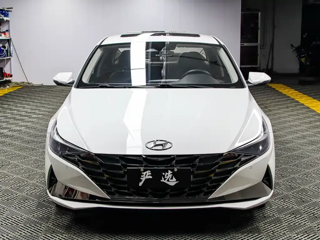 Hyundai Elantra — фото 9