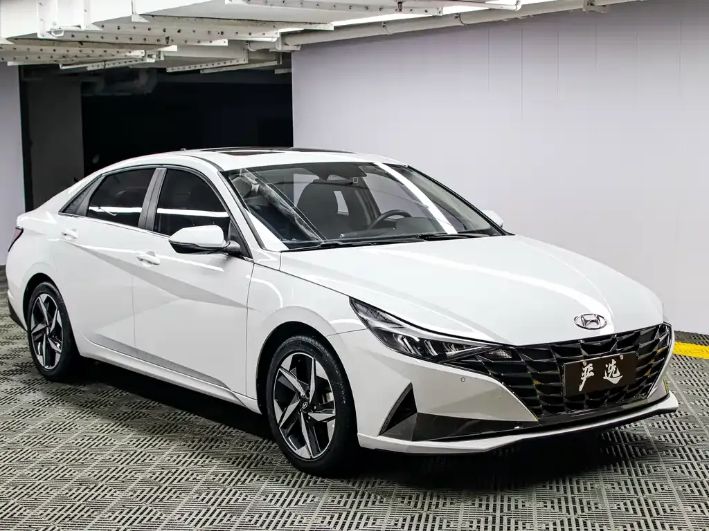 Hyundai Elantra — фото 5