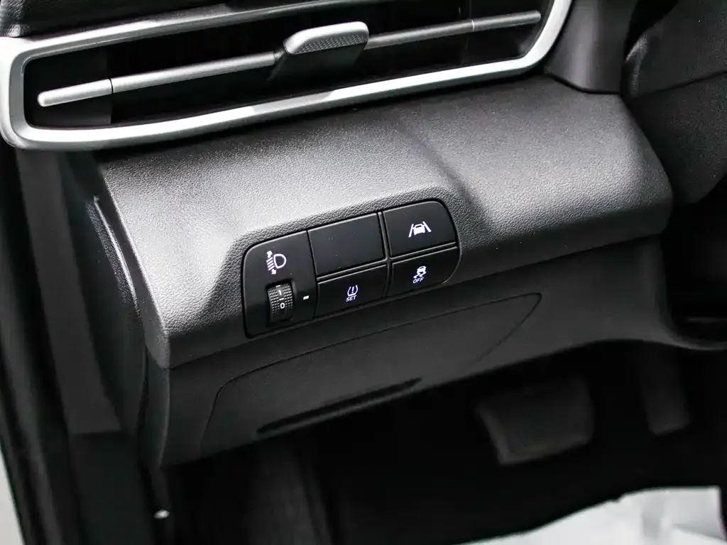 Hyundai Elantra — фото 4