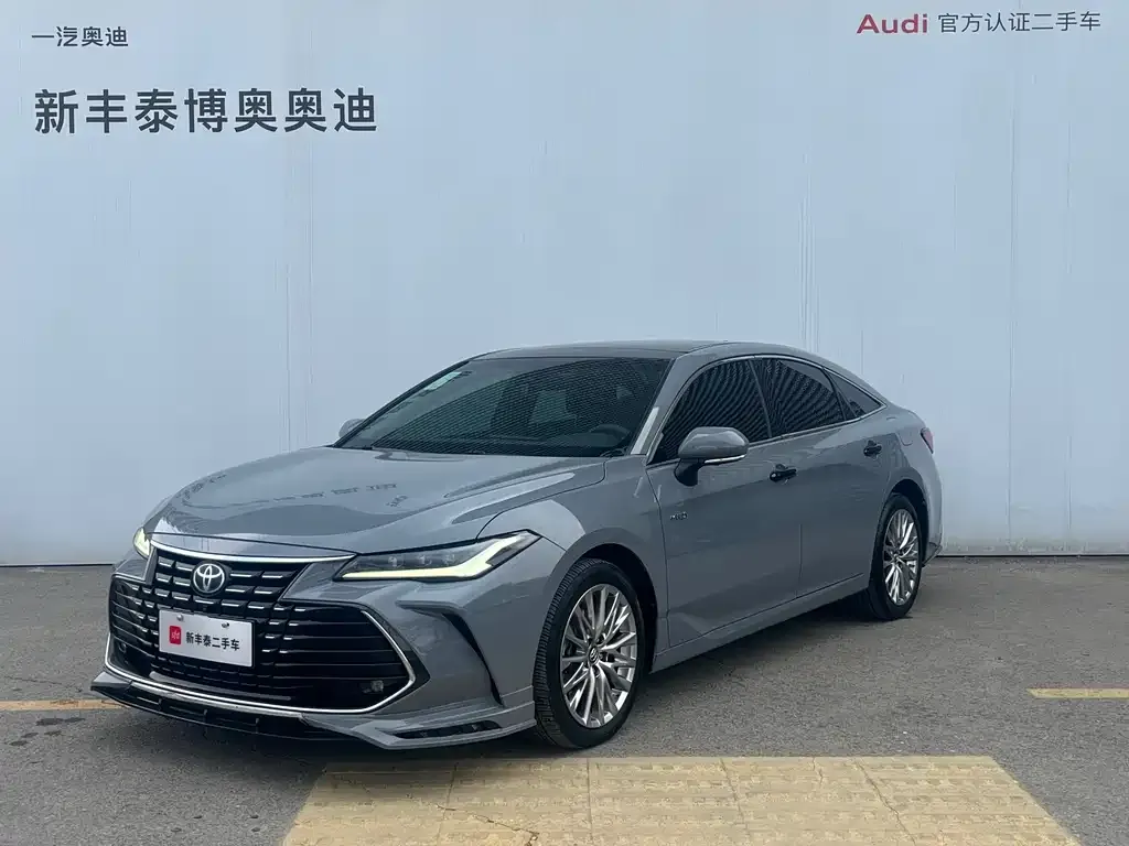Toyota Avalon — фото 1