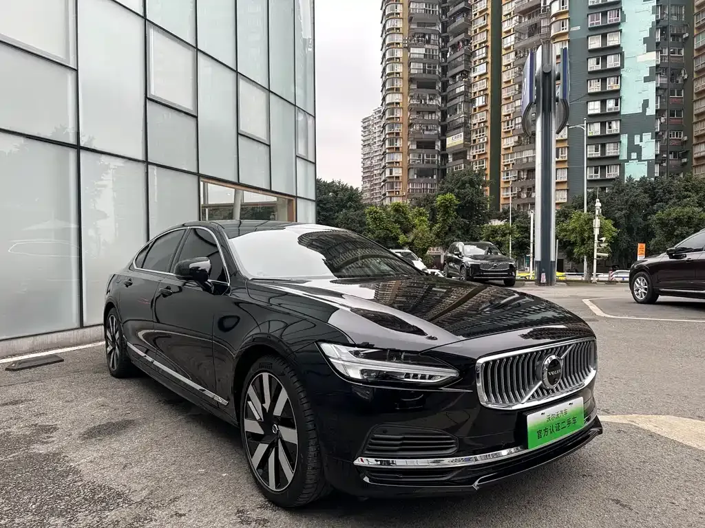 Volvo S90 PHEV 2024 из CN, фото 2