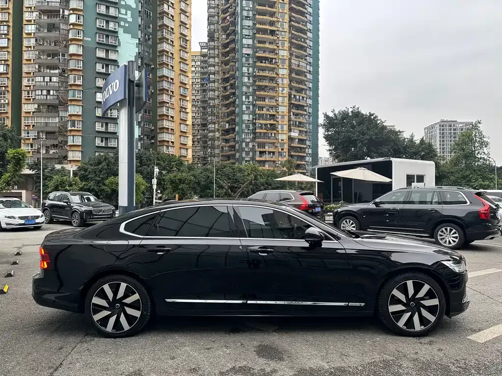 Volvo S90 PHEV 2024 из CN, фото 7