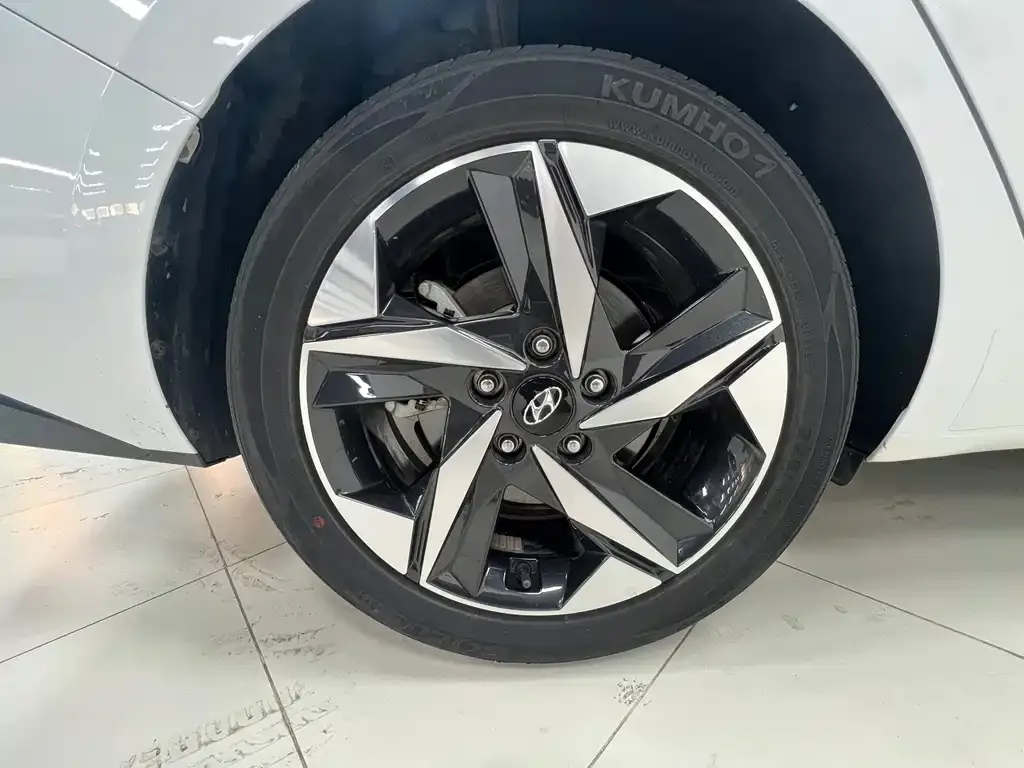 Hyundai Elantra 2022 из CN, фото 10