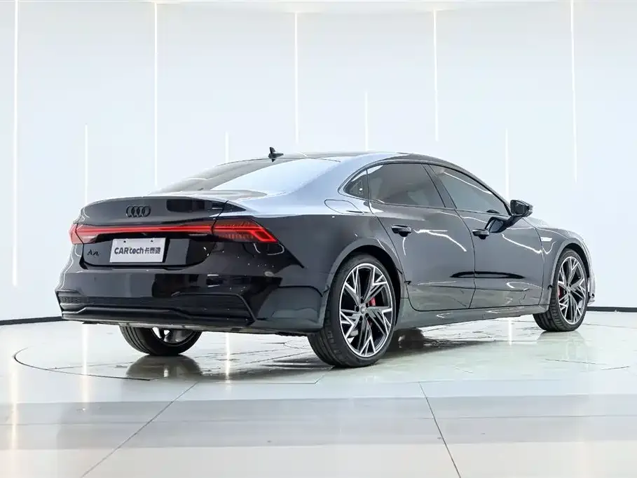 Audi A7L — фото 7