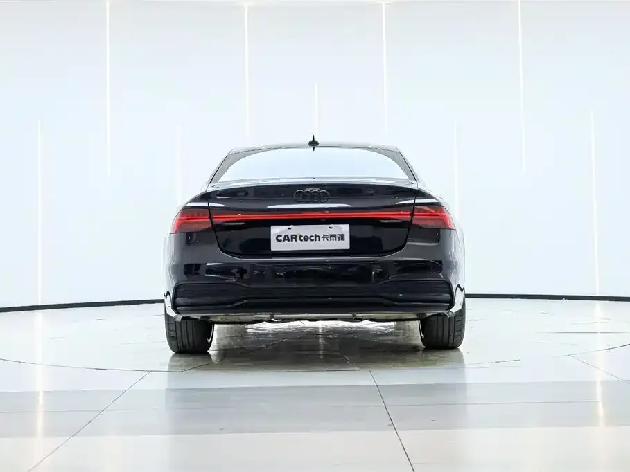 Audi A7L — фото 5