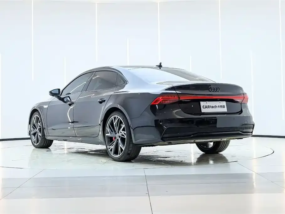 Audi A7L — фото 9