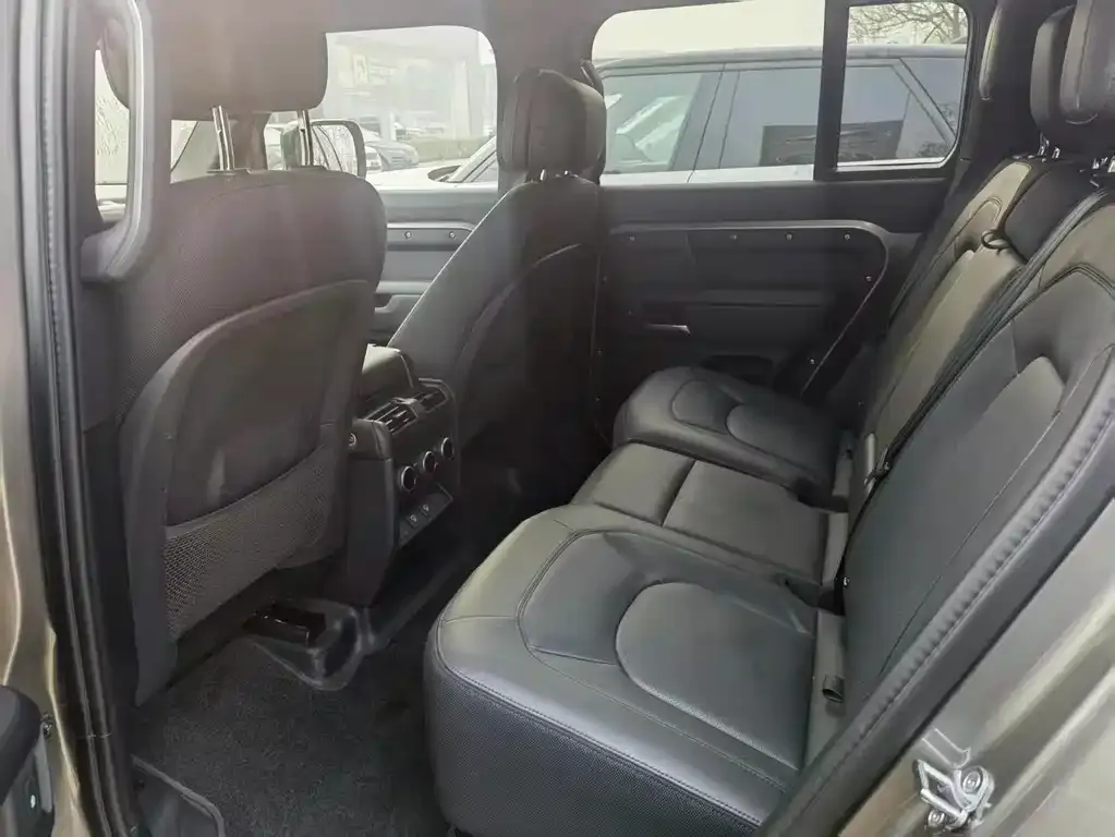 Land Rover Defender 2024 из CN, фото 2