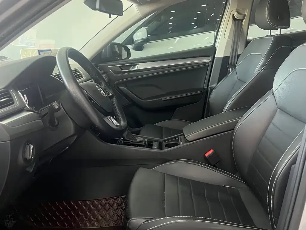 Skoda Superb 2023 из CN, фото 4