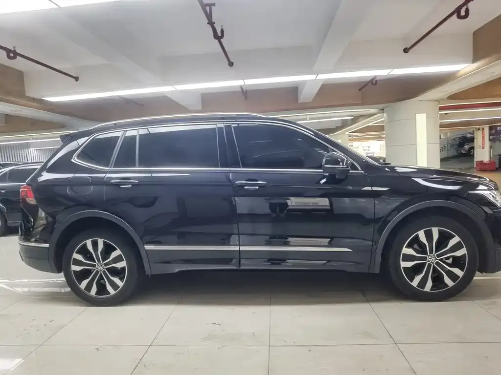 Volkswagen Tiguan L — фото 6