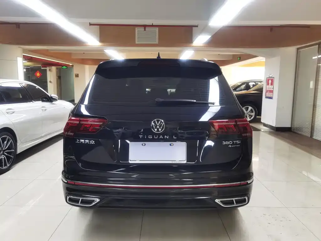Volkswagen Tiguan L — фото 10