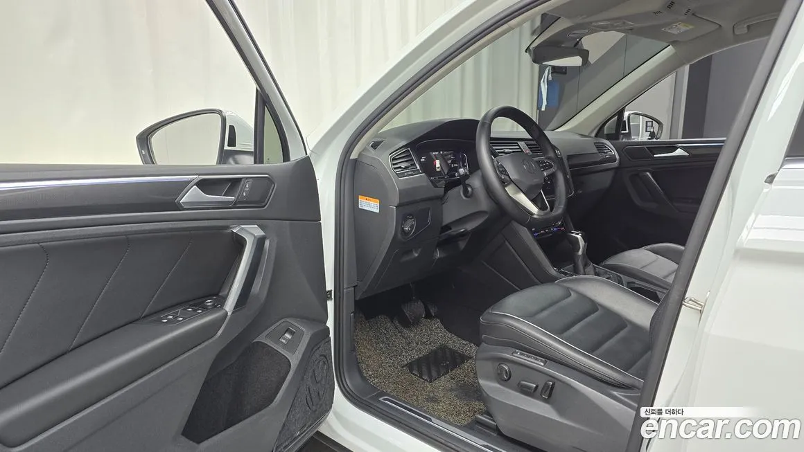 Volkswagen Tiguan — фото 8